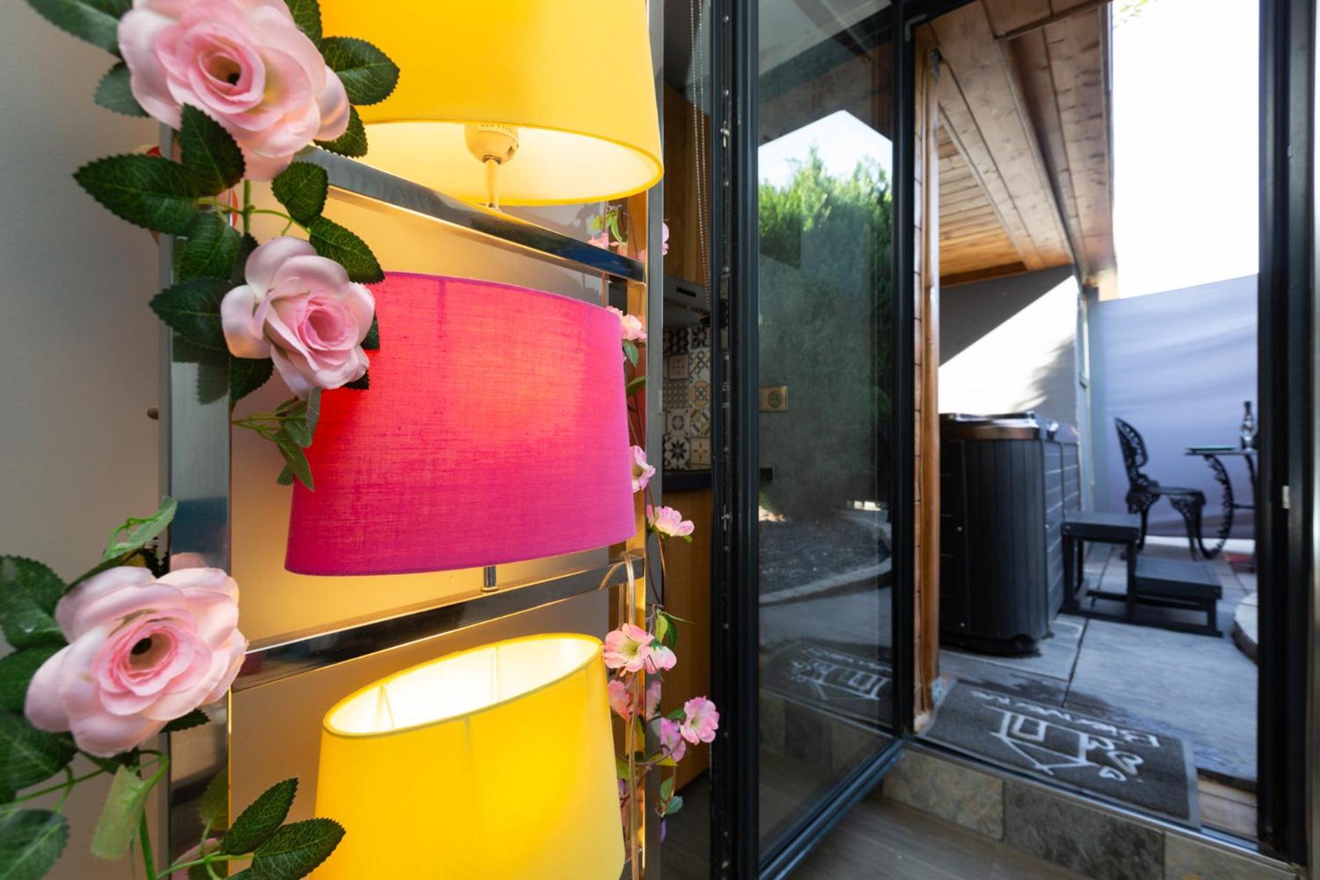 Gites Spa Strasbourg - Studio Romantique, Jacuzzi, Sauna, Terrasse Privee Furdenheim Exterior foto