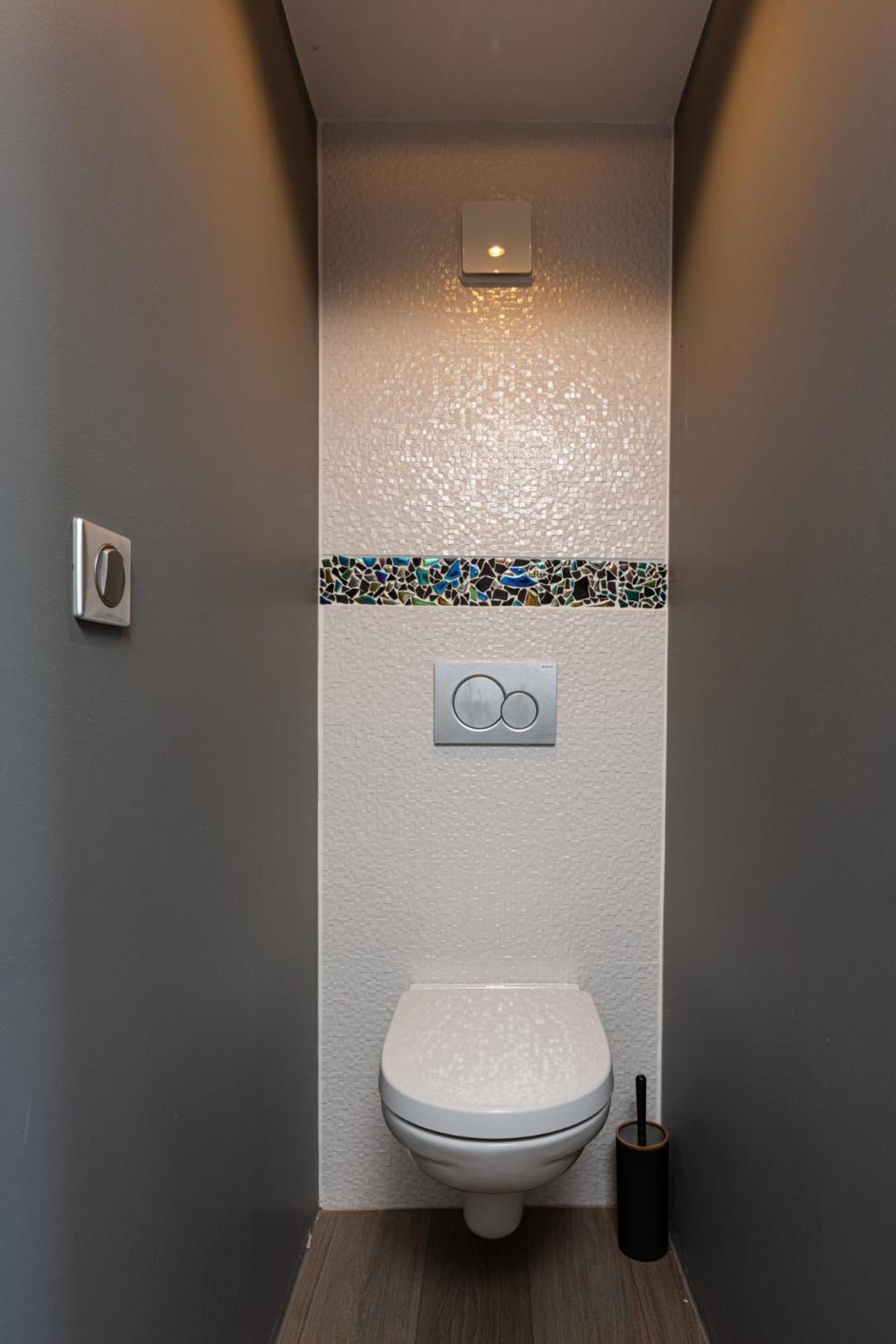 Gites Spa Strasbourg - Studio Romantique, Jacuzzi, Sauna, Terrasse Privee Furdenheim Exterior foto